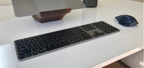 Satechi的铝合金键盘是Apple更昂贵的太空灰色选项的绝佳替代品